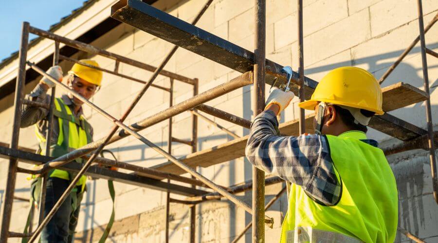 Professional fairlawn roofing services in Flora, LA